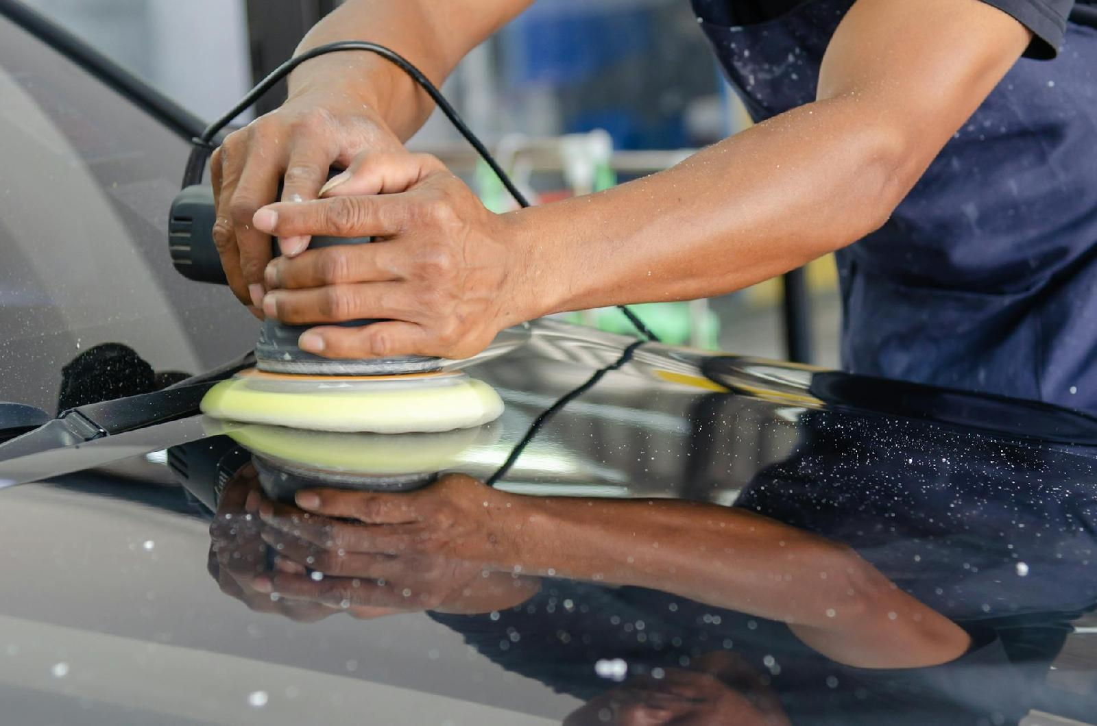 Les etapes essentielles pour trouver le code couleur de votre voiture en cas de retouche de peinture